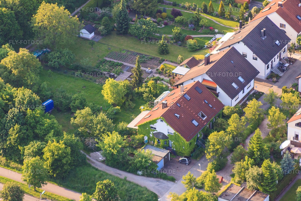 Luftbild: Im Säuterich im Ortsteil Aue im Ortsteil Durlach in Karlsruhe im Bundesland Baden-Württemberg in Deutschland. Foto: IMG_27431.jpg vom 23.05.2010 durch Werner Riehm/FLY-FOTO.de