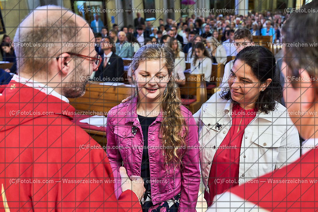 ALP0778_PfarrFirmung Wieselburg_Firmvorgang | (C)FotoLois.com, Alois Spandl, Firmung in der Pfarrkirche Wieselburg mit Generalvikar Dr. Christoph Weiss, Dechant Pfarrer Daniel Kostrzycki und Monignore Franz Dammerer, Sa 15. Juni 2024.
