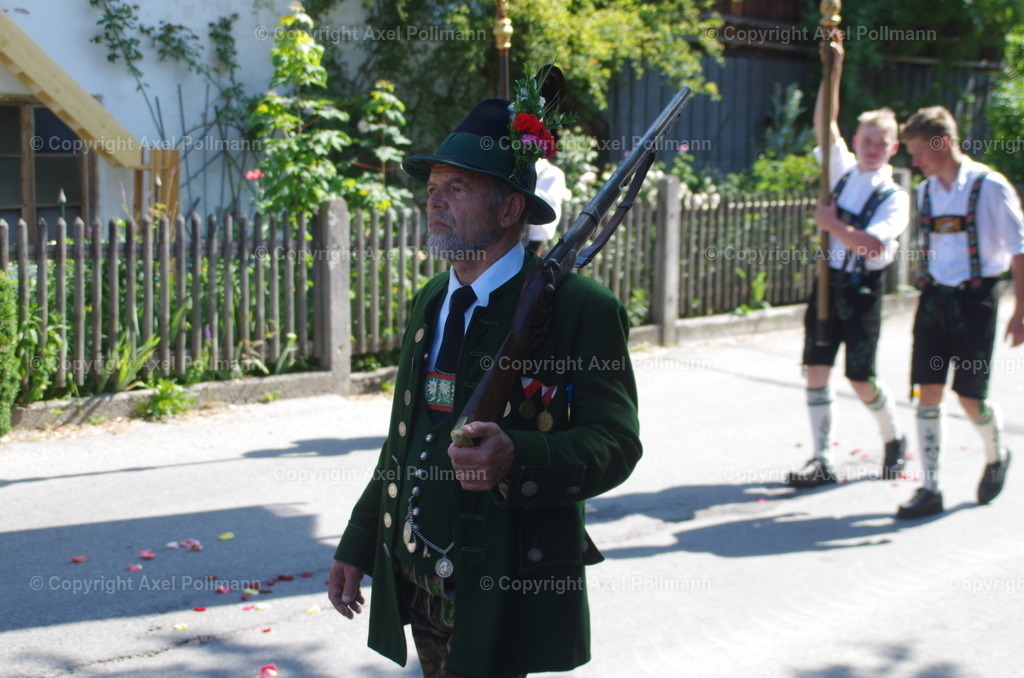 IMGP4195 | fotografiert von Axel PollmannLeonhardi Wallfahrt Benediktbeuern und Murnau, Fronleichnam, Fasching, Landschaft im Loisachtal und Benediktbeuern  - Realisiert mit Pictrs.com