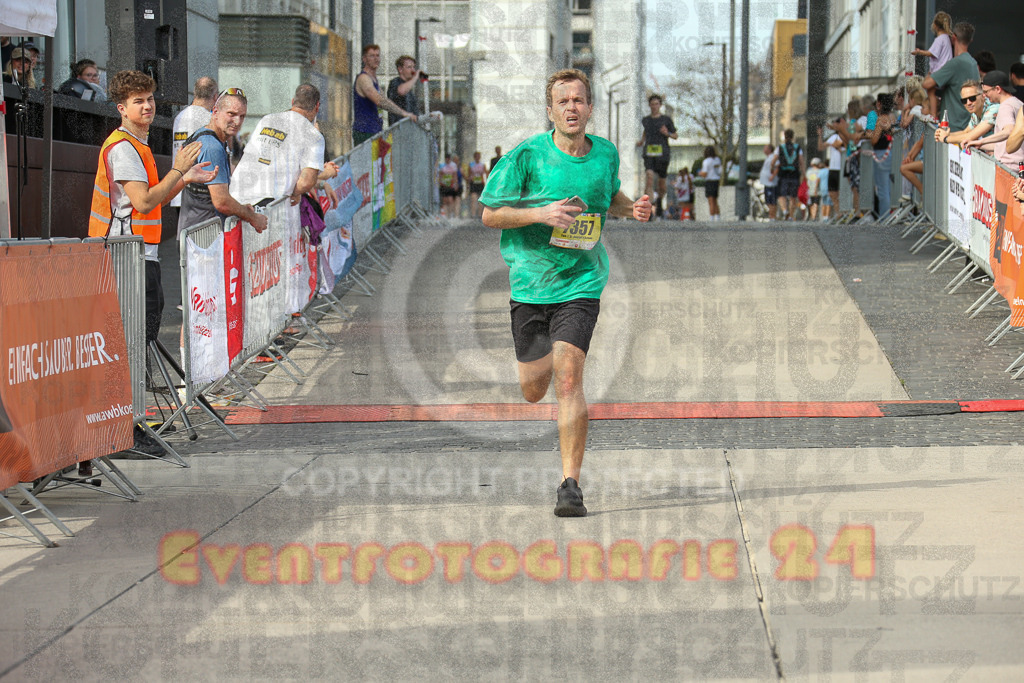 250920_1511_EX1_8504 | Sportfotografie im Rhein-Sieg Kreis, Köln, Bonn, NRW, Rheinland Pfalz, Hessen, etc. Unser Tätigkeitsfeld umfasst den Laufsport vom Volkslauf über den Marathon, Duathlon, Triathon bis zum Ultralauf wie Kölnpfad Ultra oder Schindertrail.
