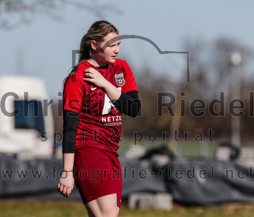 2024-02-25_050_FC_Schwaig_gegen_TSV_Eching | Oberding, Deutschland, 25.02.2024:
Fußball, Bezirksliga 2023 / 2024, Testspiel, FC Schwaig gegen TSV Eching, Endergebnis: 0:5

Rebecca Wirl (FC Schwaig, #4)

Foto: Christian Riedel / fotografie-riedel.net