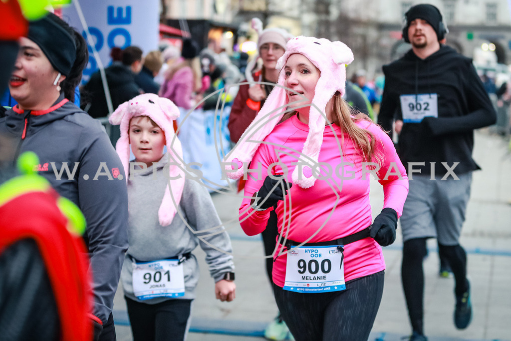SILVESTERLAUF LINZ 25 | Linz, AUSTRIA, 31. Dezember 25, TRIRUN SILVESTERLAUF LINZ 25 , Image shows: 
Photo: WAPICS / BINDER Manuel