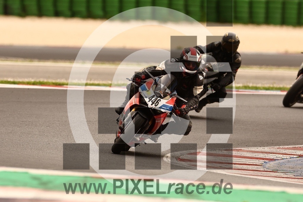0446-20240329_02198 | Schöne Erinnerungen an spannende Momente - das festzuhalten ist unser Job. PIXELrace.de ist seit 2003 auf den Rennstrecken Europas unterwegs um die Action draußen beim Fahren und die wunderbare Stimmung imm Fahrerlager für euch einzufangen.