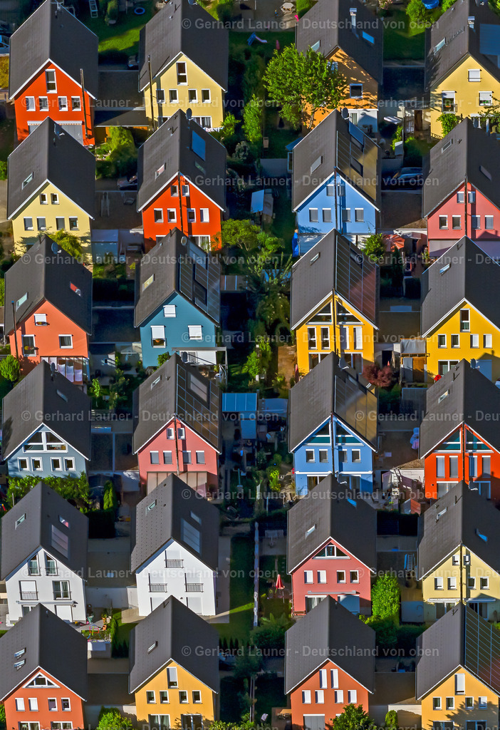 4032789 | ZECH 12.06.2020 Wohngebiet der Mehrfamilienhaussiedlung an der Zechwaldstraße in Zech am Bodensee im Bundesland Bayern, Deutschland. // Residential area of the multi-family house settlement on Zechwaldstrasse in Zech at Bodensee in the state Bavaria, Germany. Foto: Gerhard Launer