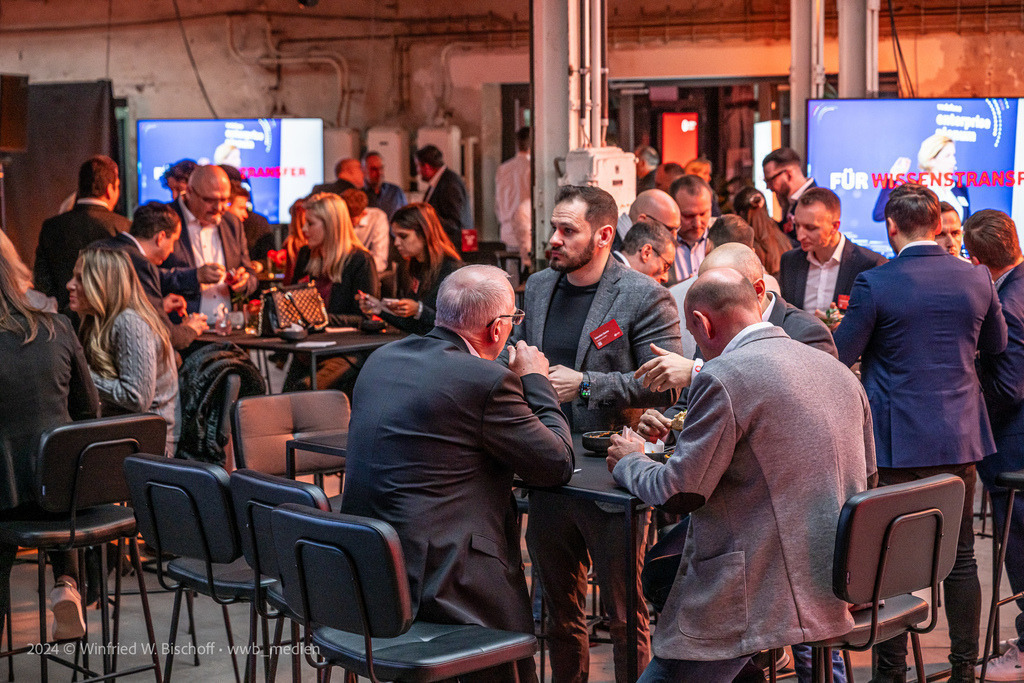 wwb_2271 | <Fotografie> <Video> <Film> <Winfried Bischoff> - Realisiert mit Pictrs.com