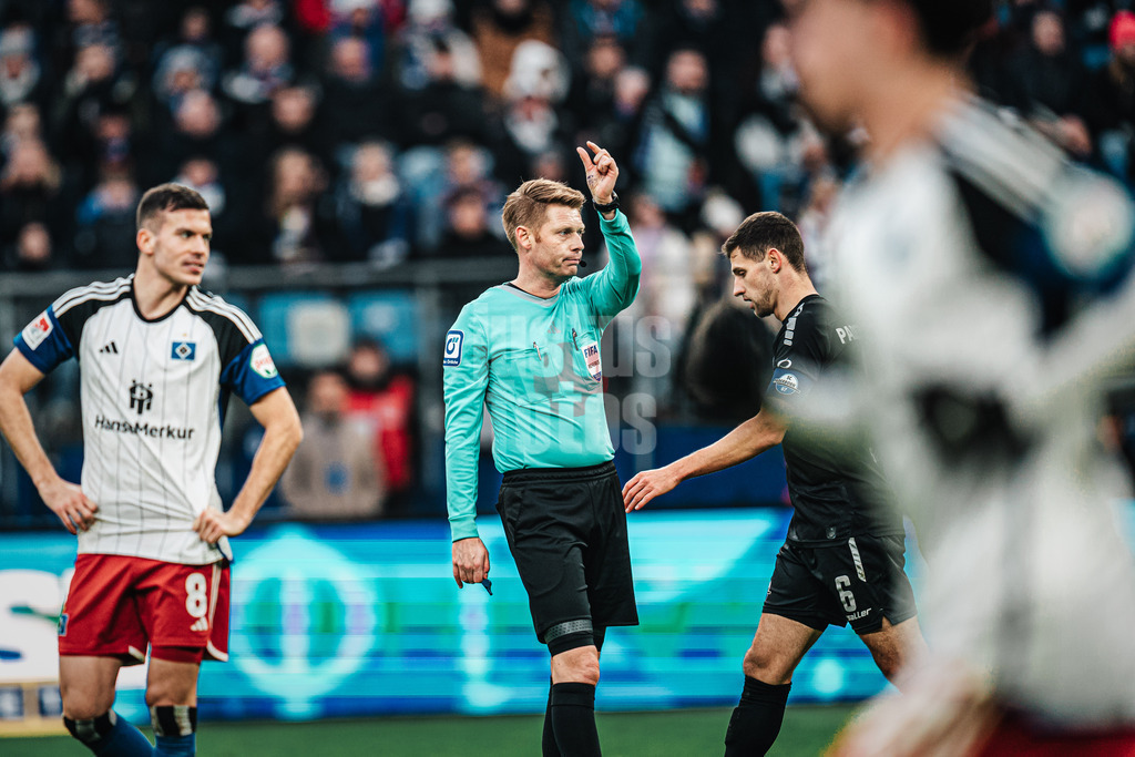 Fußball | Männer | Saison 2023/2024 | 2. Fußball-Bundesliga | 16. Spieltag | Hamburger SV vs. SC Paderborn 07 | 09.12.2023 | Schiedsrichter Christian Dingert