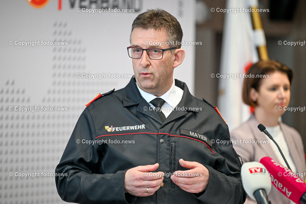Pressekonferenz Feuerwehr Jahresbilanz 2023_ 28.02.2024-12 | 28.02.2024, Linz, AUT, Pressekonferenz Feuerwehr Jahresbilanz 2023, im Bild Robert Mayer (Feuerwehrpraesident, Landesfeuerwehrkommandant Ooe)