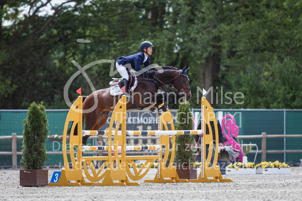 250506_Mühlen_SprPf-L1-355 | Deine schönsten Turniermomente als professionelle Fotos! Entdecke hochwertige Pferdesport-Fotografie im Online-Shop. Jetzt Fotos finden & bestellen!