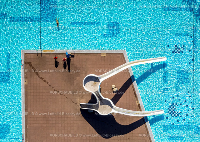 Essen220807205-2 | Luftbild, Grugabad, Freibad mit Wasserrutsche, Formen und Farben, Essen-Rüttenscheid, Essen, Ruhrgebiet, Nordrhein-Westfalen, Deutschland