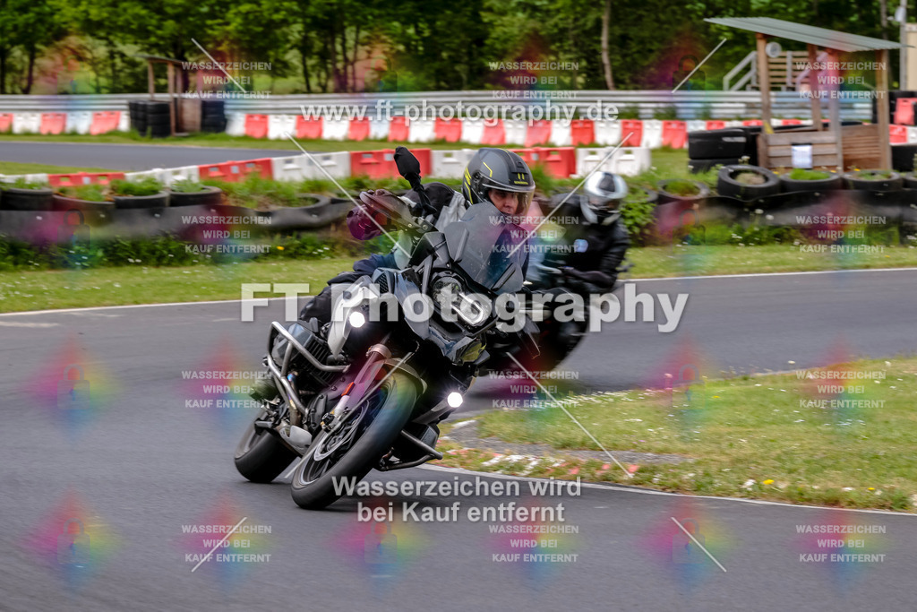 MotoTeamVBK-20900 | Hier findet Ihr Bilder von Touristenfahrten auf der Nürburgring Nordschleife oder von anderen Veranstaltungen die ich besucht habe. Viel Spass beim Durch Schauen 