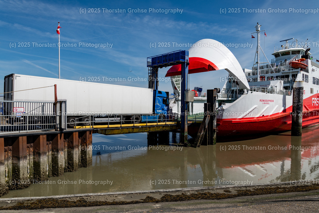 Syltfähre Römö Dänemark Juni 2023 / Sylt ferry Romo Denmark June 2023 | Fähre von Römö nach Sylt / Ferry from Romo to Sylt

 - Realisiert mit Pictrs.com