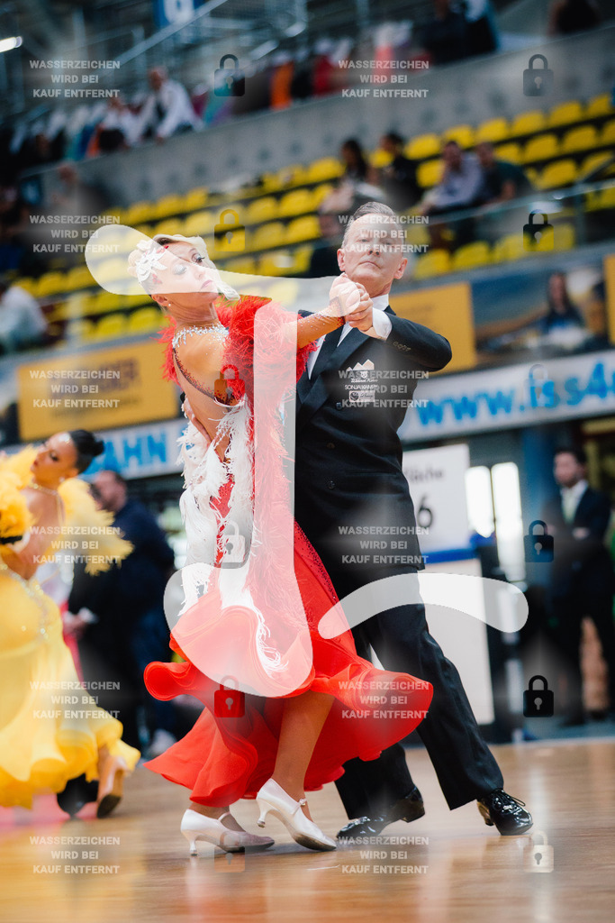 Hessen Tanzt WDSF Open Senior III Standard 3rd (206) Ingo Bauer _ Sandra Fürsattel (TSC Rot-Gold-Casino Nürnberg)-2025-05-17-9825 | Webshop for digital downloads and prints of dance sport, event & show photographer Julian Link - Realisiert mit Pictrs.com
