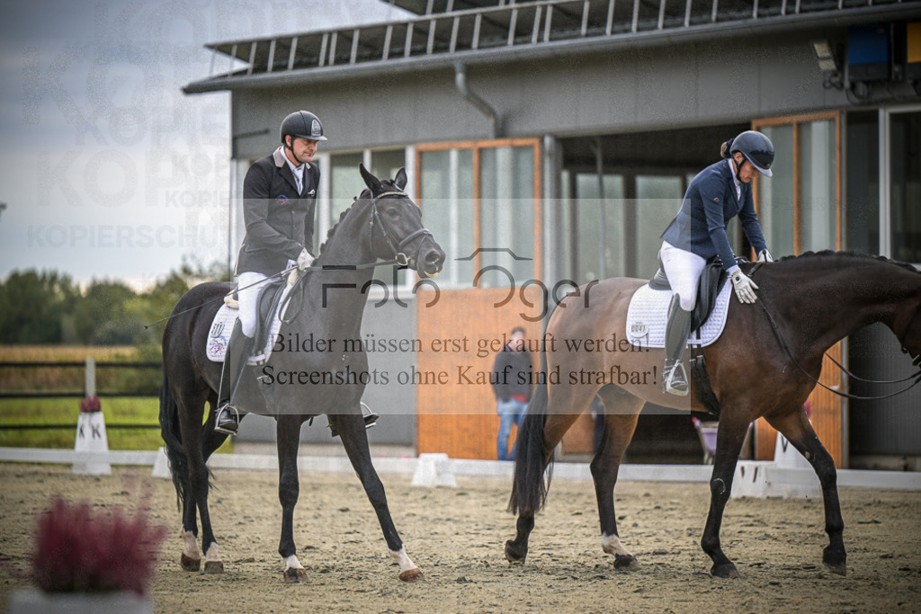 DOS_1206 | Entdecke hochwertige Reitturnierfotos von Foto Oger. Professionell, emotional und authentisch – jetzt Lieblingsmomente im Shop bestellen.Deutschlandweite Turnierfotografie. - Realisiert mit Pictrs.com