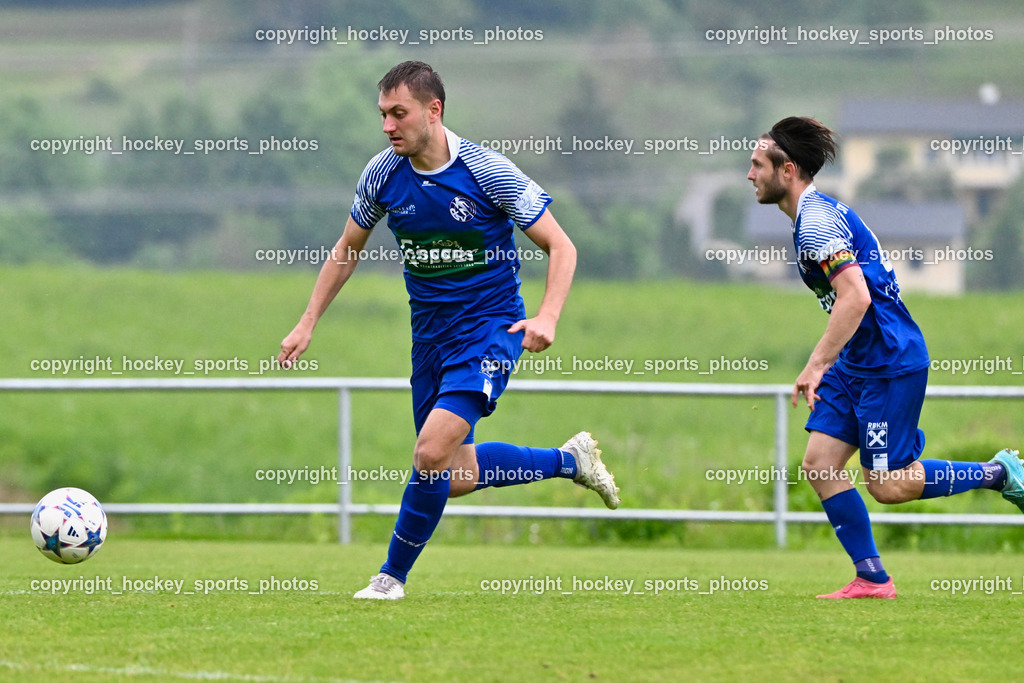 ASKÖ Köttmannsdorf vs. SV Dellach Gail | #13 Gabriel Umfahrer Dellach Gail, #23 Maximilian Wastian Dellach Gail, ASKÖ Köttmannsdorf vs. SV Dellach Gail, ASKÖ Köttmannsdorf vs. SV Dellach Gail am 15.05.2024 in Köttmannsdorf (Sportplatz Köttmannsdorf), Austria, (Photo by Bernd Stefan)