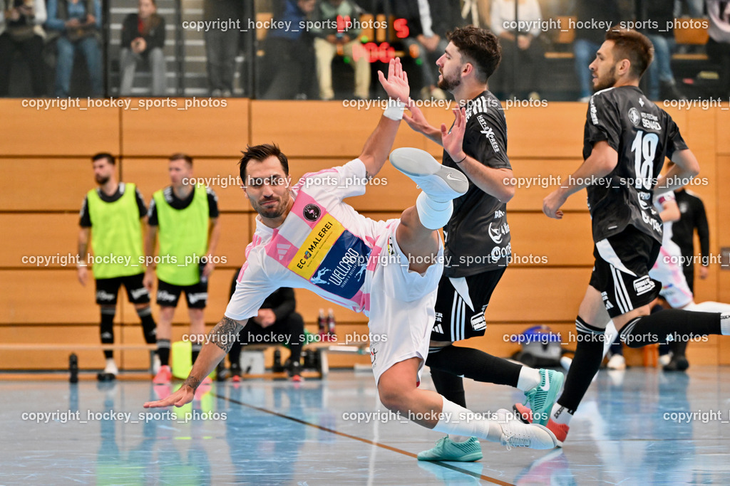 Carinthia Flamengo Futsal Club vs. FC Ljuti Krajisnici | Flugeinlage, #70 Yosifov Svetlozar Angelov Carinthia Flamengo, #6 Muhamed Ramic FC Ljuti Krajisnici, #18 Nermin Hasanbegovic FC Ljuti Krajisnici, Carinthia Flamengo Futsal Club vs. FC Ljuti Krajisnici, Carinthia Flamengo Fusal Club vs. FC Ljuti Krajisnici am 12.10.2025 in Klagenfurt (Ballspielhalle Viktring), Austria, (Photo by Bernd Stefan)
