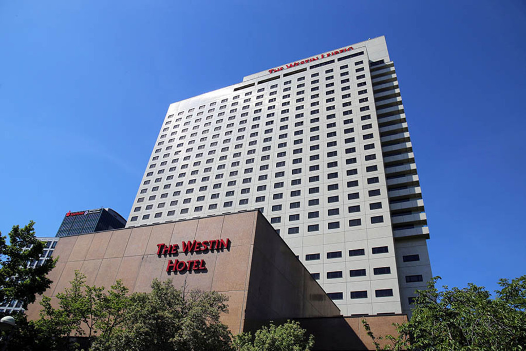 The Westin Leipzig | Das Team hinter BILDLEXIKON LEIPZIG bündelt historische wie aktuelle Informationen über die Stadt Leipzig in Text und Bild auf einer Plattform und stellt diese der interessierten Öffentlichkeit zur Verfügung.
