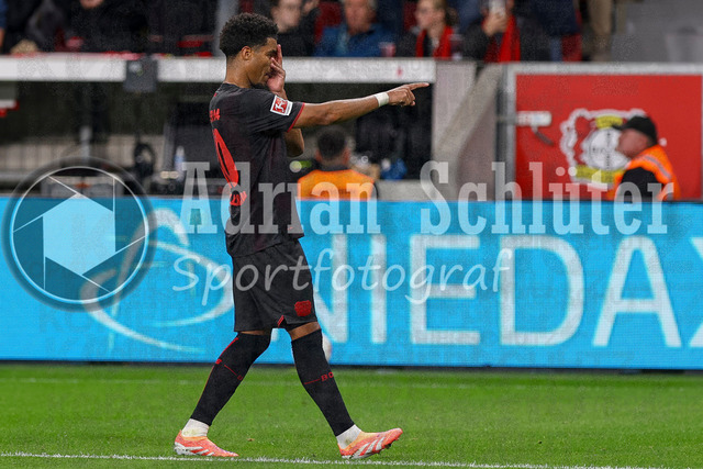 Bayer 04 Leverkusen vs Borussia Mönchengladbach - Bundesliga  | Leverkusen, Deutschland, 21.09.25:   Malik Leon Tillmann (Bayer 04 Leverkusen) Torjubel, jubelt nach seinem Treffer zum 1:0 waehrend des Spiels der Bundesliga zwischen  Bayer 04 Leverkusen vs Borussia Mönchengladbach in der BayArena(Foto von Brauer-Fotoagentur / Adrian Schlueter)