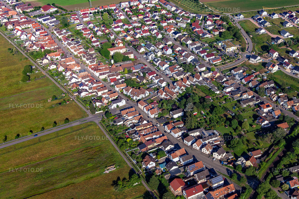 Luftbild: Saarstr in Kandel im Bundesland Rheinland-Pfalz in Deutschland. Foto: IMG_141852.jpg vom 18.06.2024 durch Werner Riehm/FLY-FOTO.de