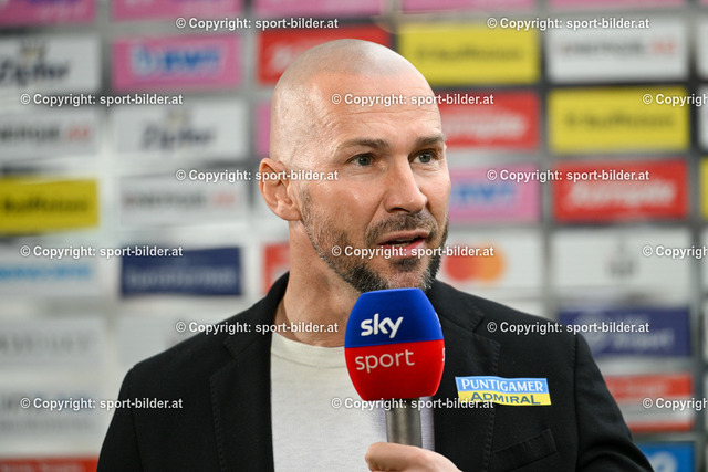 AUT, Admiral Bundesliga, LASK Linz vs SK Sturm Graz | 09.04.2023, Raiffeisen Arena Linz, AUT, Admiral Bundesliga, LASK Linz vs SK Sturm Graz, im Bild Christian Ilzer, Trainer SK Sturm Graz (Sturm Graz)


// Admiral Bundesliga Match between LASK Linz and SK Sturm Graz in Linz, Austria on 2023/04/09
