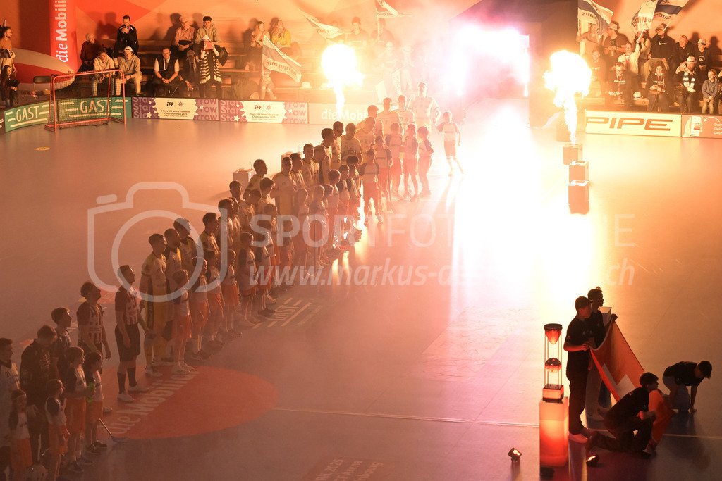 Zug United vs HC Rychenberg - 22. February 2025 | Zug United vs HC RychenbergSporthalle Wankdorf, BernDie HCR-Spieler laufen in die Wankdorf-Halle ein.Bild: Sportfotografie Markus Aeschimann | www.markus-aeschimann.ch - Realisiert mit Pictrs.com