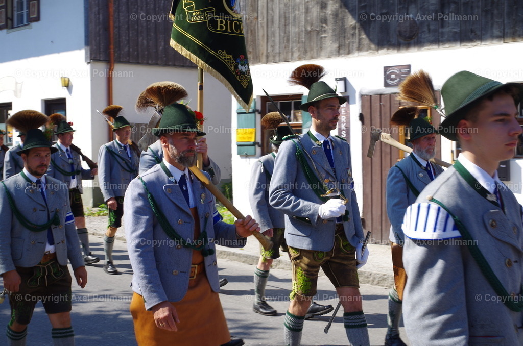IMGP3632 | fotografiert von Axel PollmannLeonhardi Wallfahrt Benediktbeuern und Murnau, Fronleichnam, Fasching, Landschaft im Loisachtal und Benediktbeuern  - Realisiert mit Pictrs.com