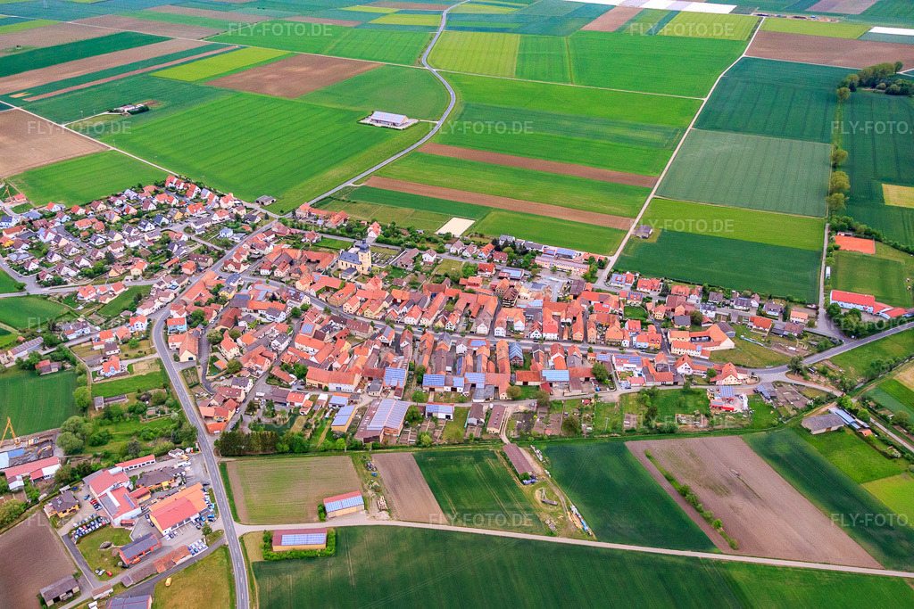 Luftbild: Ortsansicht von Südosten im Ortsteil Herlheim in Kolitzheim im Bundesland Bayern in Deutschland. Foto: IMG_078954.jpg vom 14.05.2015 durch Werner Riehm/FLY-FOTO.de