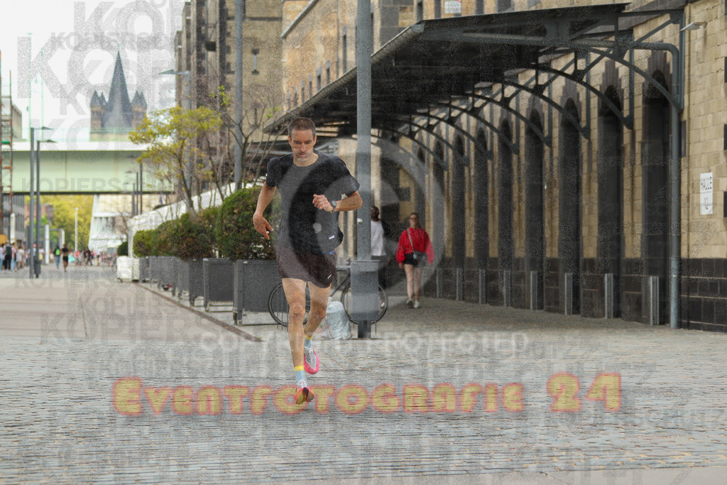 250920_1317_EV4_5181 | Sportfotografie im Rhein-Sieg Kreis, Köln, Bonn, NRW, Rheinland Pfalz, Hessen, etc. Unser Tätigkeitsfeld umfasst den Laufsport vom Volkslauf über den Marathon, Duathlon, Triathon bis zum Ultralauf wie Kölnpfad Ultra oder Schindertrail.