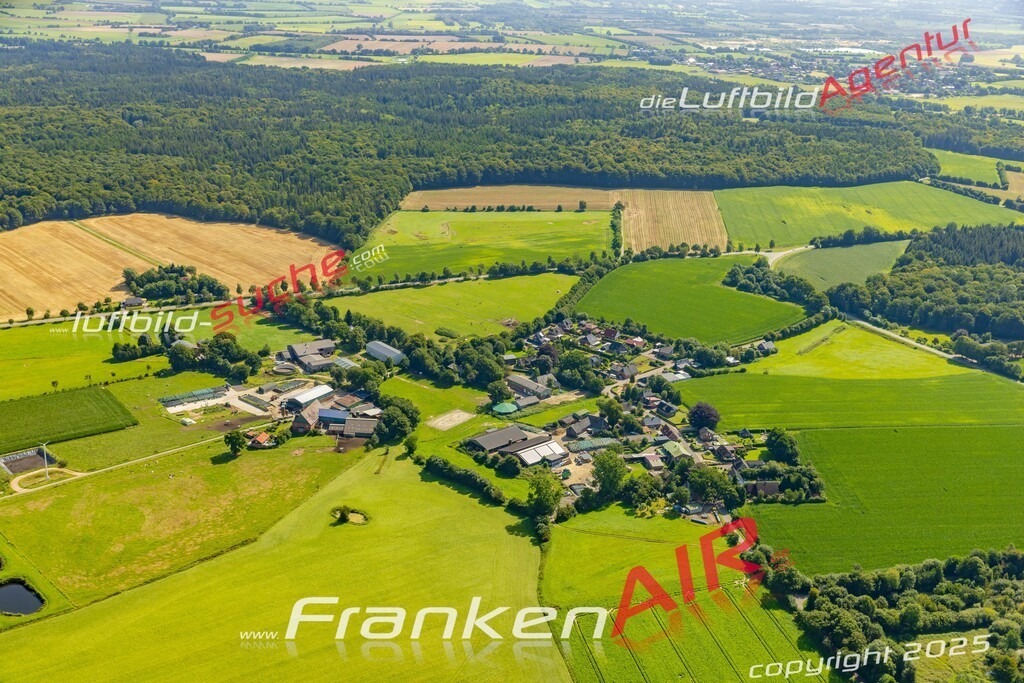 Holtdorf Bargstedt Bild- Das Luftbild wurde 2025 vom UL-Flugzeug heraus erstellt ( keine Drohne bzw. Drohnenaufnahme ) - Hochauflösende Luftaufnahme -Nicht vergleichbar mit Google Maps oder Satelittenbilder- Die Geschenkidee !Mit Lizenz und Bildrechte bestellbar - CC