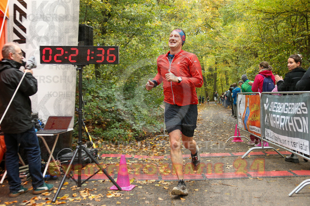 251026_1223_EX1_0250 | Sportfotografie im Rhein-Sieg Kreis, Köln, Bonn, NRW, Rheinland Pfalz, Hessen, etc. Unser Tätigkeitsfeld umfasst den Laufsport vom Volkslauf über den Marathon, Duathlon, Triathon bis zum Ultralauf wie Kölnpfad Ultra oder Schindertrail.