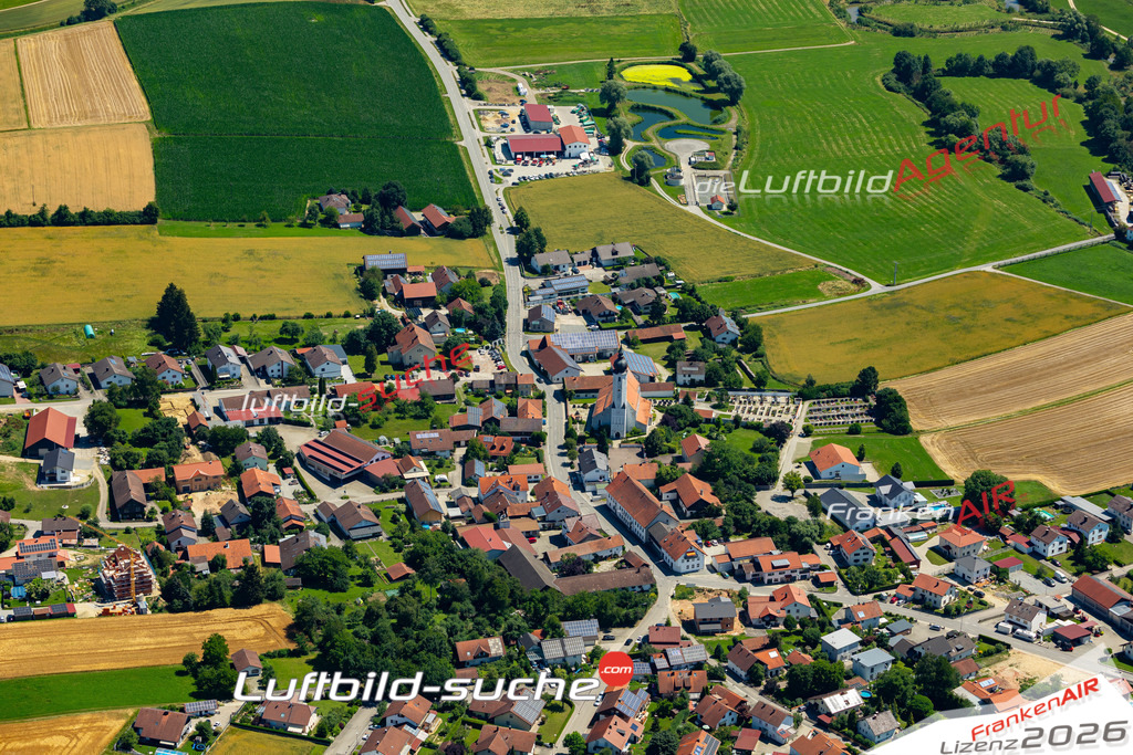 Die Luftaufnahme Loizenkirchen - Aham wurde 2022 vom Flugzeug aus (keine Drohne) erstellt. Hohe Auflösung -für große Poster und Wandbilder geeignet - Garantiert!