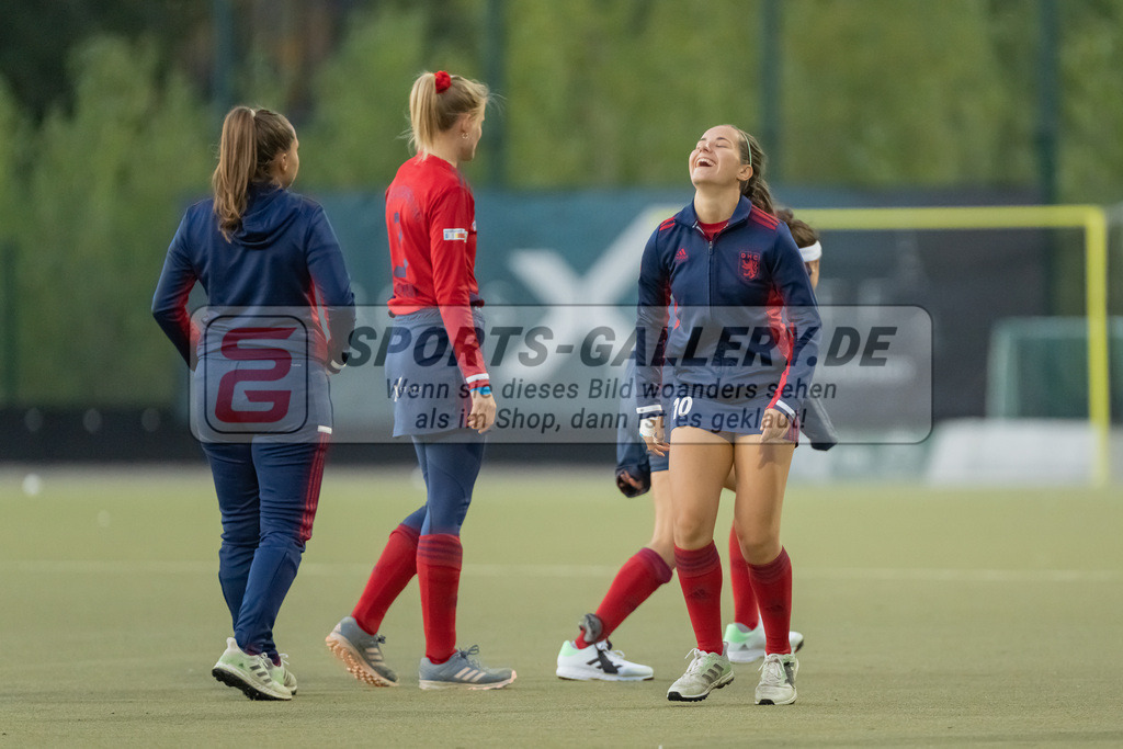 HK_20220916_109812 | 1. Bundesliga Damen Düsseldorfer HC - Uhlenhorst Mülheim am 16.9.2022 DHC Düsseldorf, Düsseldorf , Clara Ycart ( Düsseldorfer HC #10 )