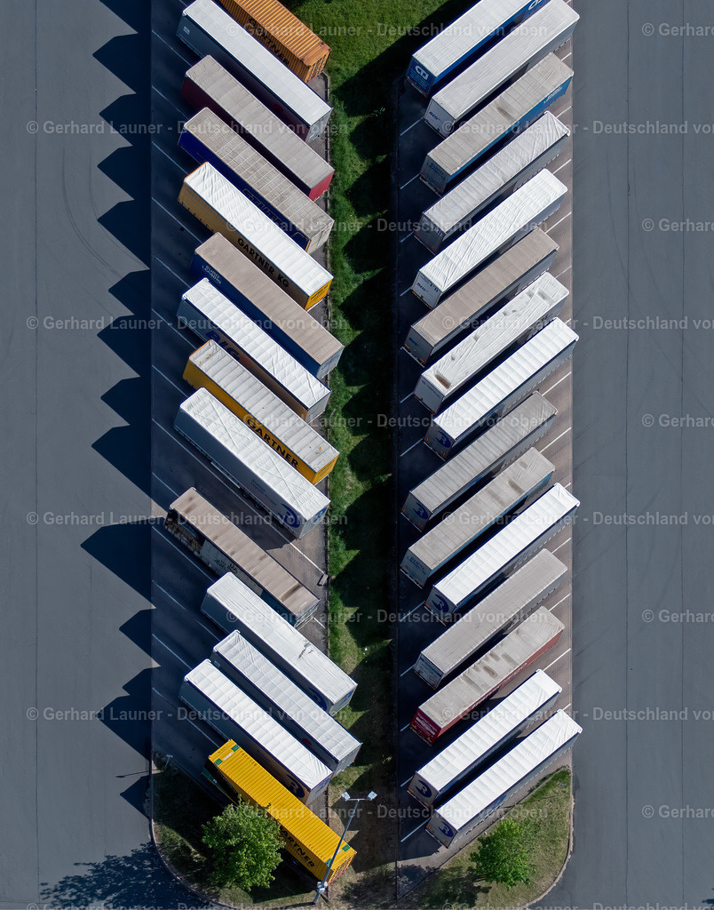 9200626 | ERFURT 06.05.2020 Gebäudekomplex und Logistikzentrum auf dem Gelände des Landesverband Thüringen des Verkehrsgewerbes (LTV) e.V. in Erfurt im Bundesland Thüringen. // Building complex and distribution center on the site of the Landesverband Thueringen des Verkehrsgewerbes (LTV) e.V. in Erfurt in the state Thuringia. Foto: Gerhard Launer