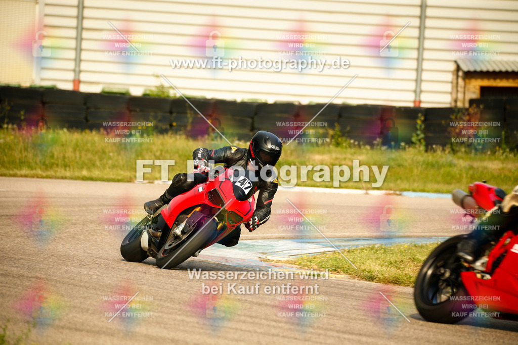 _MOT5112 | Hier findet Ihr Bilder von Touristenfahrten auf der Nürburgring Nordschleife oder von anderen Veranstaltungen die ich besucht habe. Viel Spass beim Durch Schauen 