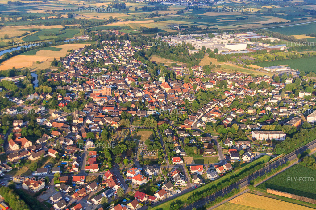 Stadtansicht an der Kinzig aus Osten | Luftbild: Stadtansicht an der Kinzig aus Osten in Willstätt im Bundesland Baden-Württemberg in Deutschland. Foto: IMG_68061.jpg vom 19.06.2014 durch Werner Riehm/FLY-FOTO.de - Realisiert mit Pictrs.com