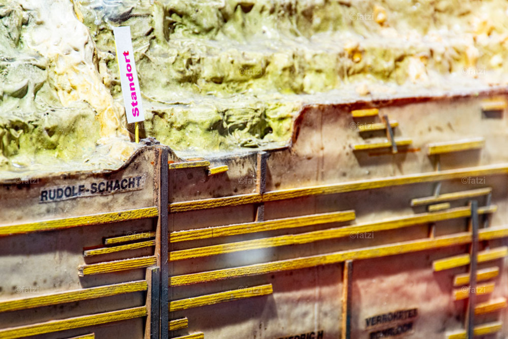 Bergbau-Museum Innen _fatzi_20230908-145909 | Fatzi Bilder-Archiv! 
Die Bilder sind für private Nutzung lizenzfrei. Die kommerzielle Nutzung ist möglich und erwünscht, jedoch bitte ich um vorherige Kontaktaufnahme per E-Mail (info@fatzi.at) oder unter +43 650 7828269 - Realisiert mit Pictrs.com