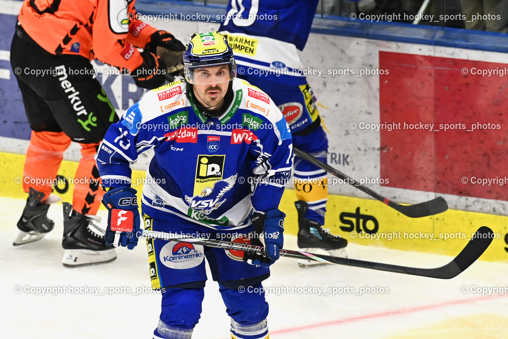 EC IDM WÄRMEPUMPEN VSV vs. MOSER MEDICAL GRAZ99ERS | #13 Adam Helewka EC VSV, EC IDM WÄRMEPUMPEN VSV vs. MOSER MEDICAL GRAZ99ERS, EC IDM WÄRMEPUMPEN VSV vs. MOSER MEDICAL GRAZ99ERS am 12.03.2026 in Villach (Stadthalle Villach), Austria, (Photo by Bernd Stefan)