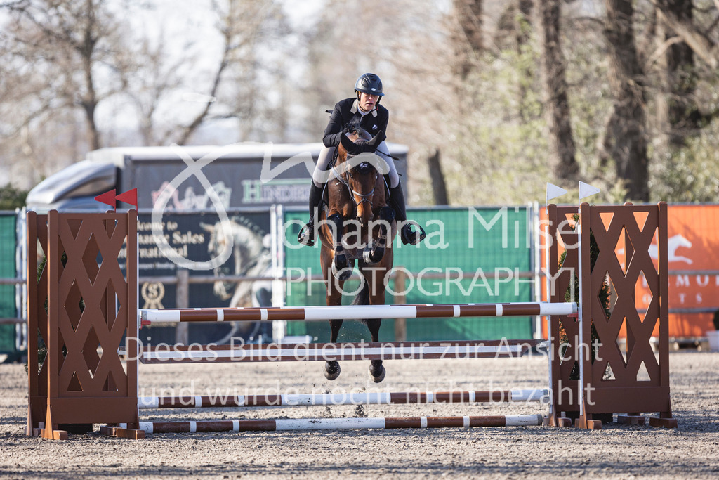 250408_Mühlen_SprPf-A2-244 | Deine schönsten Turniermomente als professionelle Fotos! Entdecke hochwertige Pferdesport-Fotografie im Online-Shop. Jetzt Fotos finden & bestellen!