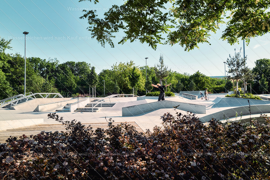 Leipzig Grünau Heizhaus Skatepark (Frühjahr 2024) | Leipzig Grünau Heizhaus Skatepark (Frühjahr 2024) - Realisiert mit Pictrs.com