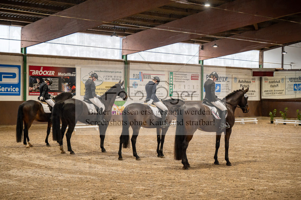 Hallenreittunier Voxtrup 2023 | Entdecke hochwertige Reitturnierfotos von Foto Oger. Professionell, emotional und authentisch – jetzt Lieblingsmomente im Shop bestellen.Deutschlandweite Turnierfotografie. - Realisiert mit Pictrs.com