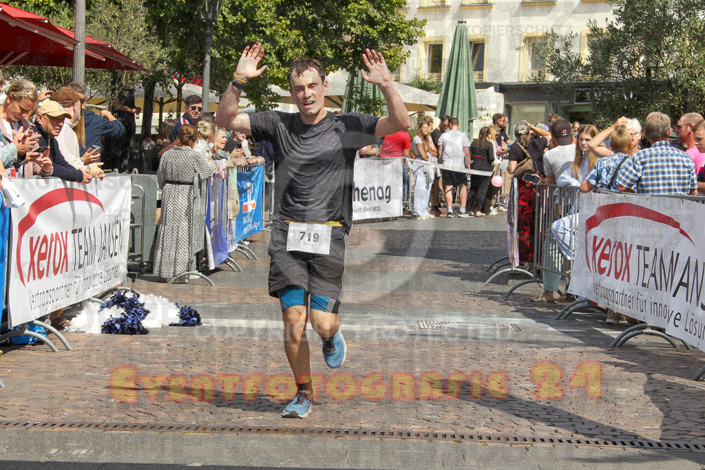 250824_1452_EV4_2319 | Sportfotografie im Rhein-Sieg Kreis, Köln, Bonn, NRW, Rheinland Pfalz, Hessen, etc. Unser Tätigkeitsfeld umfasst den Laufsport vom Volkslauf über den Marathon, Duathlon, Triathon bis zum Ultralauf wie Kölnpfad Ultra oder Schindertrail.