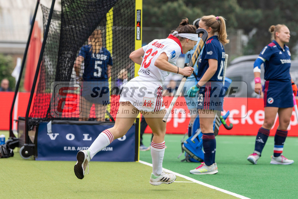 Final4_20240518-1151-0042 | Bonn, Deutschland, 18.05.2024: Emma Boermans (Rot-Weiss Koeln) in Aktion waehrend des Spiels der Deutsche Feldhockey-Meisterschaften 2024 zwischen Final 4 Damen Rot Weiss Köln - Mannheimer HC im Bonner THV am 18.05.2024 in Bonn, Deutschland. (Foto von Stephan Fehrmann)

Bonn, Germany, 18.05.2024: Emma Boermans (Rot-Weiss Koeln) in action during the game of Deutsche Feldhockey-Meisterschaften 2024 between Final 4 Damen Rot Weiss Köln - Mannheimer HC in Bonner THV at 18.05.2024 in Bonn, Deutschland. (Foto from Stephan Fehrmann)