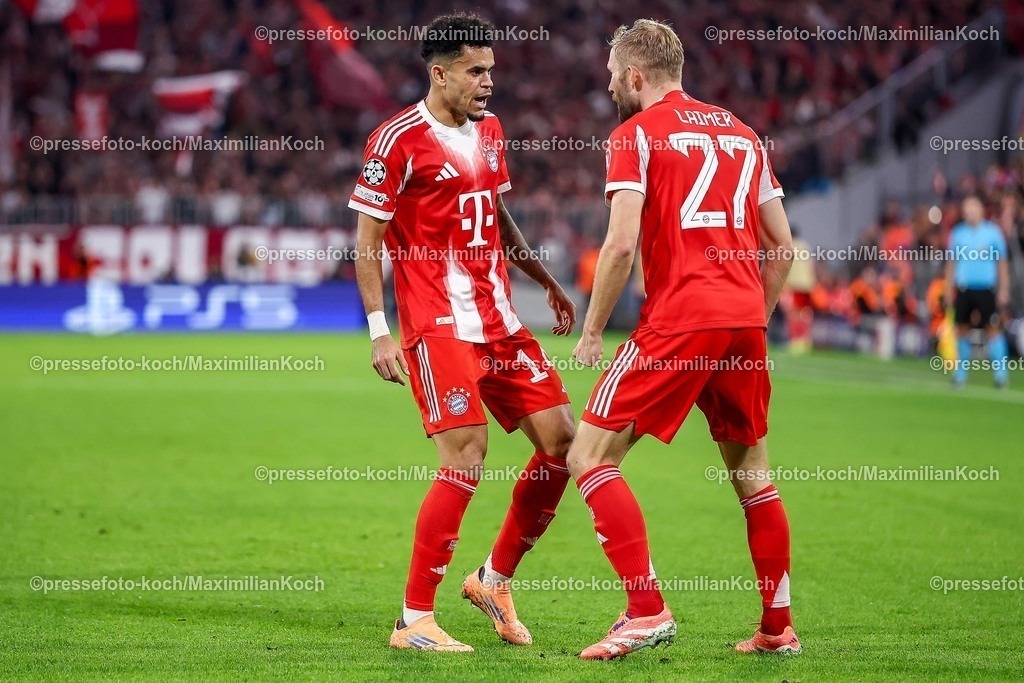 UCL22102501054 | 22.10.2025, Fußball, UEFA Champions League, FC Bayern München - Club Brügge, Allianz Arena, Saison 2025 2026: Torjubel nach dem Tor zum 3:0 durch Torschütze Luis Diaz&nbsp;(FC Bayern Muenchen #14)  zusammen mit  Konrad Laimer&nbsp;(FC Bayern Muenchen #27) Regulations prohibit any use of photographs as image sequences and or quasi-video.