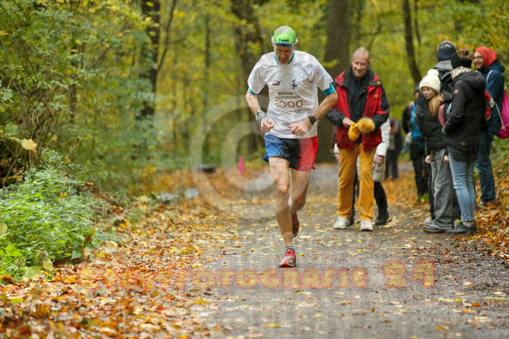 251026_1206_EX1_9880 | Sportfotografie im Rhein-Sieg Kreis, Köln, Bonn, NRW, Rheinland Pfalz, Hessen, etc. Unser Tätigkeitsfeld umfasst den Laufsport vom Volkslauf über den Marathon, Duathlon, Triathon bis zum Ultralauf wie Kölnpfad Ultra oder Schindertrail.