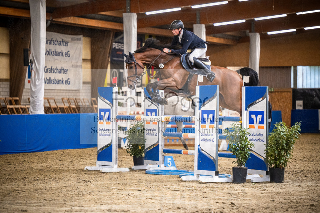 DOS_3754 | Entdecke hochwertige Reitturnierfotos von Foto Oger. Professionell, emotional und authentisch – jetzt Lieblingsmomente im Shop bestellen.Deutschlandweite Turnierfotografie. - Realisiert mit Pictrs.com
