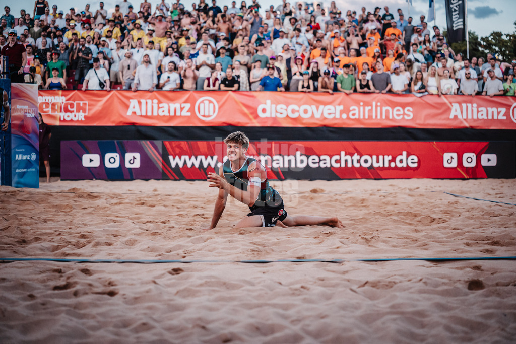 Beachvolleyball | Männer | Allianz German Beach Tour 2025 | Tourstop München | 05.07.2025 | Luis Kubo ärgert sich
