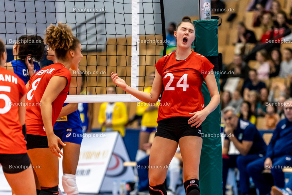 2022-00063281-Testspiel-Deutschland-Brasilien | Jubel Anastasia CEKULAEV #24 (Mittelblock) GER,  17.09.2022; Berlin Foto: Gerold Rebsch - www.beachpics.de

