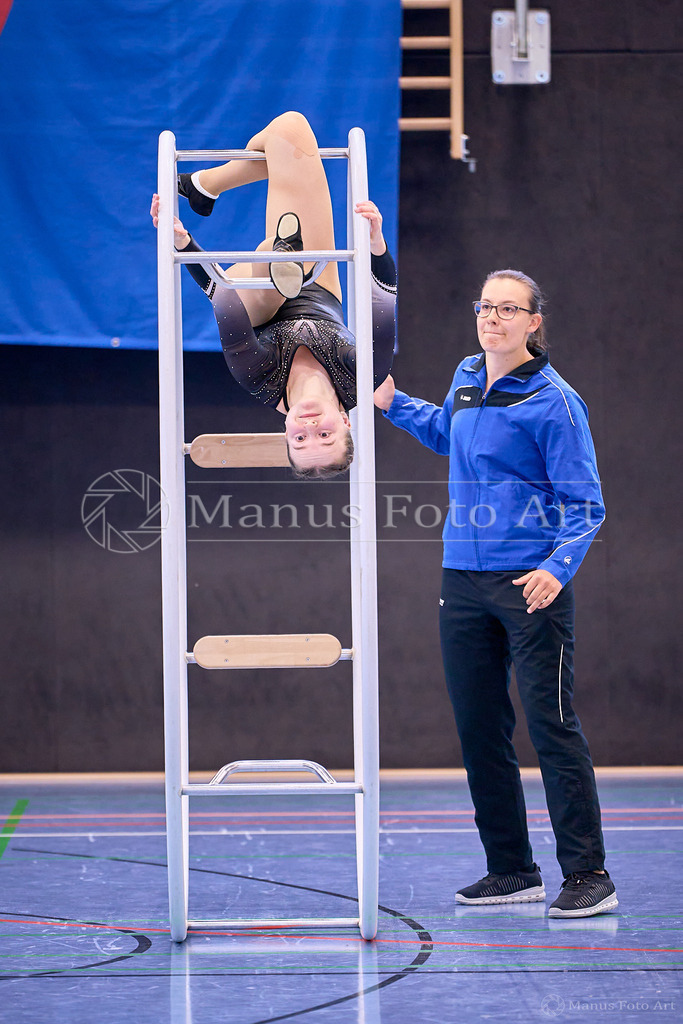 C-DSC05084 | Professionelle Sportfotografie in Hamburg, Schleswig-Holstein und Niedersachsen – spezialisiert auf Rhönrad, Geräteturnen, Leistungsturnen und rhythmische Sportgymnastik. Bundesweite Begleitung von Rhönrad-Events. Jetzt Sport-Fotos - Realisiert mit Pictrs.com