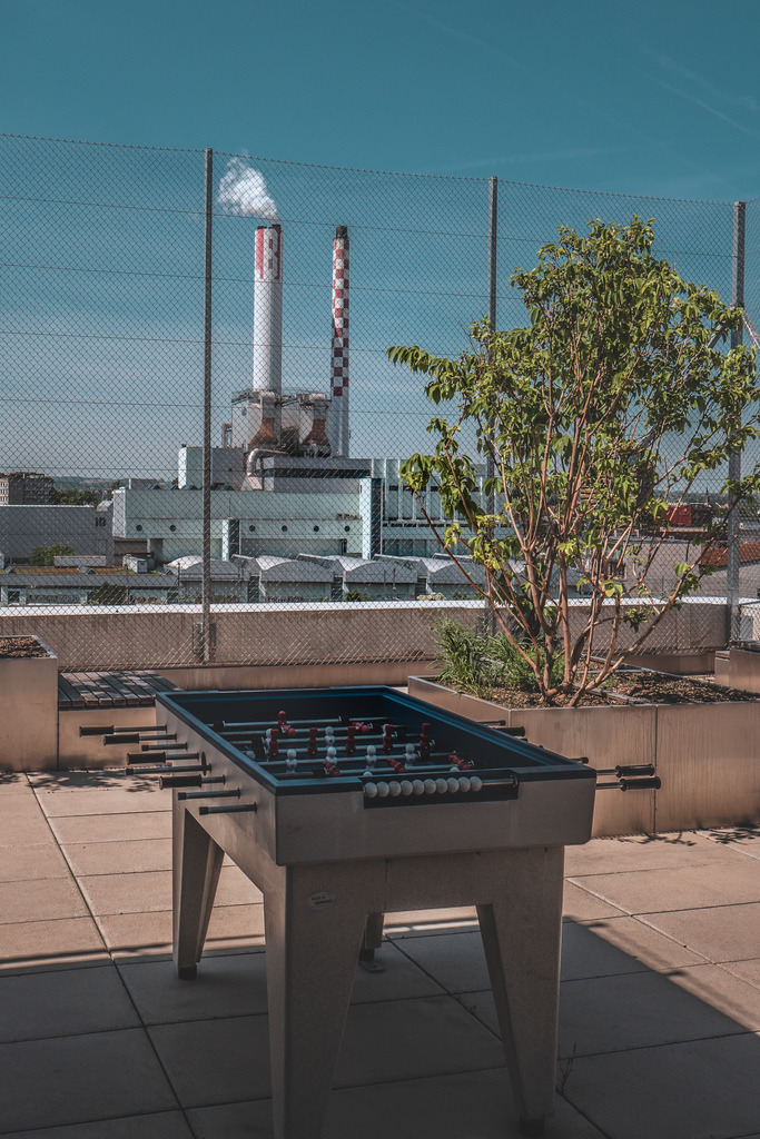 Primarschule Lyssbüchel, Basel | Pausenplatz auf dem Dach - Realisiert mit Pictrs.com