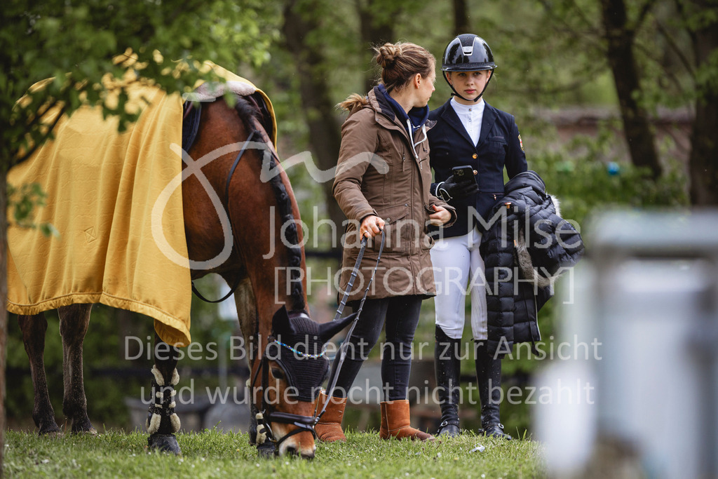 240426_Olfen-Vinnum_PonyTrophy-340 | Deine schönsten Turniermomente als professionelle Fotos! Entdecke hochwertige Pferdesport-Fotografie im Online-Shop. Jetzt Fotos finden & bestellen!