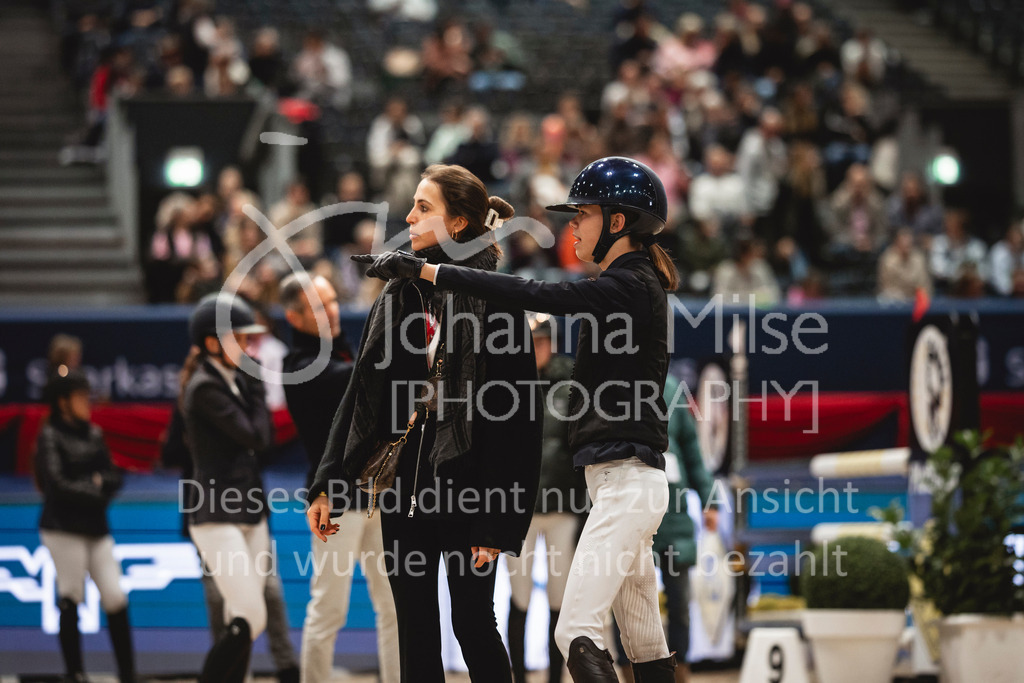 240119_Leipzig_PonyTrophy-546 | Deine schönsten Turniermomente als professionelle Fotos! Entdecke hochwertige Pferdesport-Fotografie im Online-Shop. Jetzt Fotos finden & bestellen!